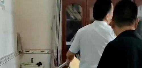 校痴女教师在线播放,激情燃烧的在线教学瞬间