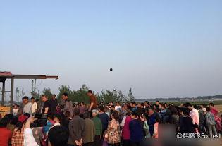 邓鸣贺葬礼现场视频,亲友泪别，共悼童星陨落