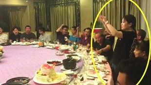 最近酒桌上的唱歌视频,短视频记录欢乐时光