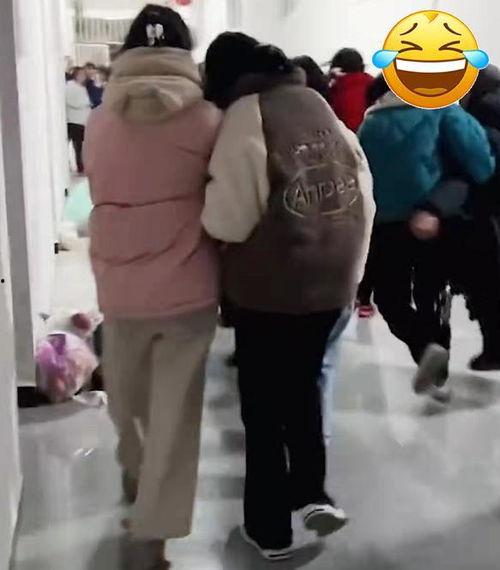 娱乐吃瓜气氛组,吃瓜群众狂欢盛宴